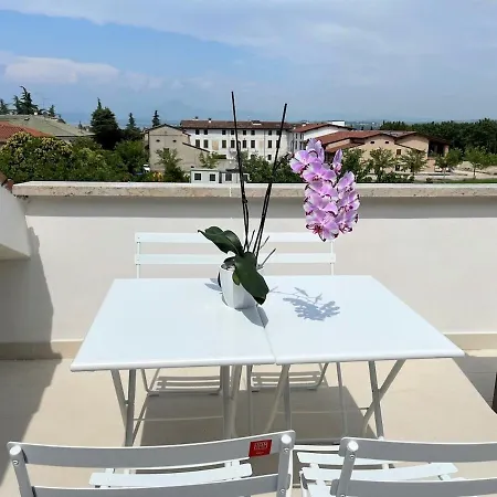 Attico Calla 페스키에라델가르다