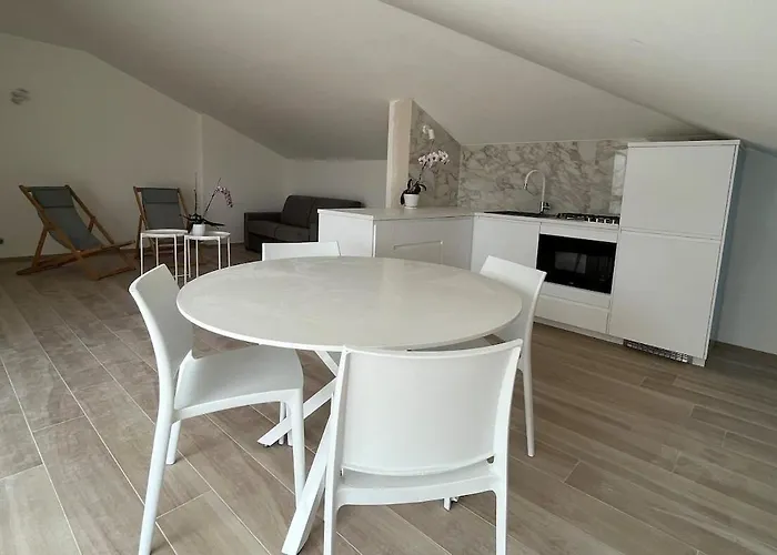 Attico Calla 公寓 *